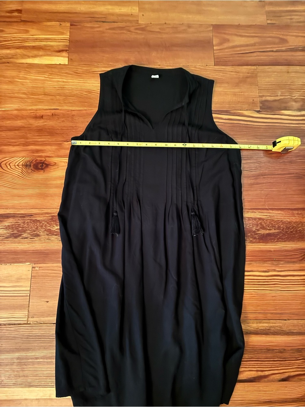 Old Navy Women’s SL Woven BOHO Black Sleeveless Tunic with Pin tuck Neck, Size M - Picture 7 of 12